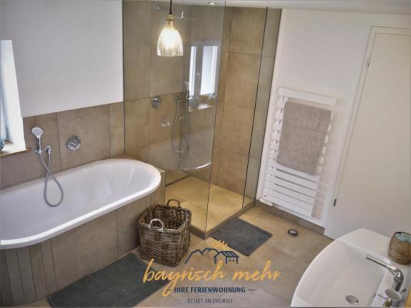 Ihre Ferienwohnung Bayrisch Mehr... Gstadt am Chiemsee Habitación foto